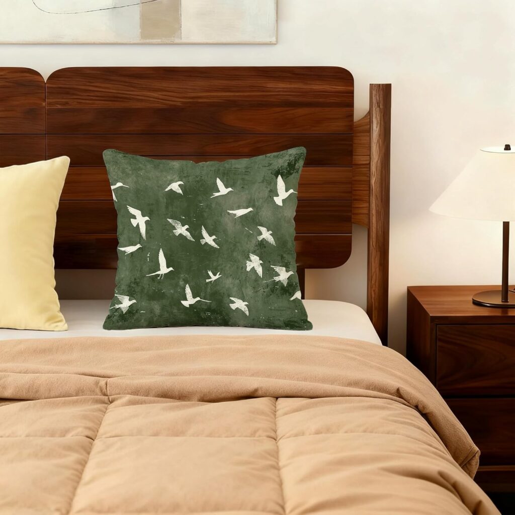Vintage Japanese Green White Crane Bird Pillow Covers 18x18, Japandi Home Decor, Traditional Oriental Asian Minimalist Birds Pillow Cover Pillowcase for Home Bedroom Bed Couch Living Room